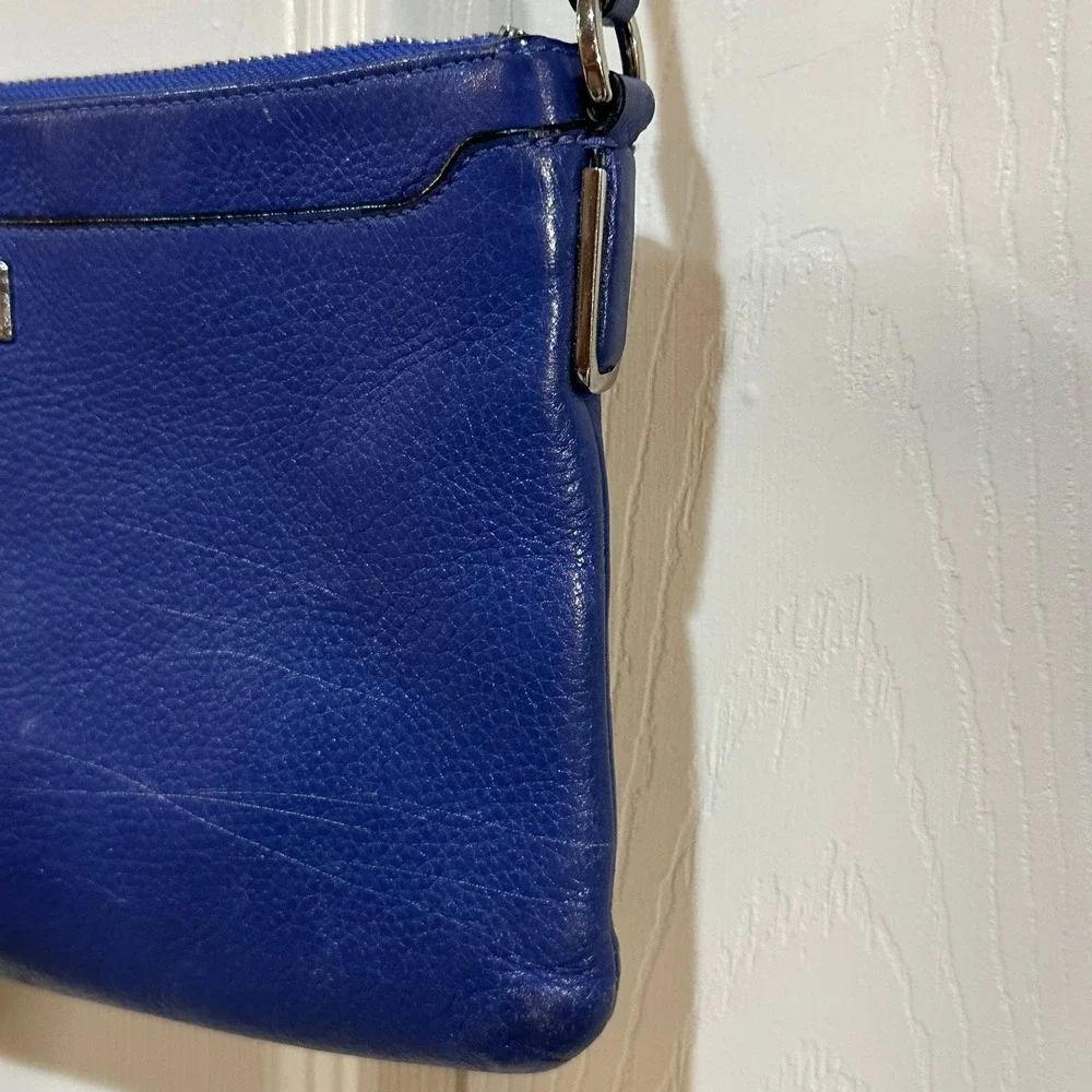 Coach Blue Pebbled Leather Crossbody Bag‎ Silver Logo Zip Top Messenger